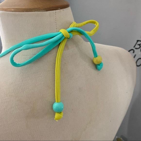 Victoria’s Secret// swim top size 32B - Picture 5 of 7